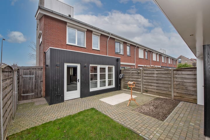 Photo 25 of Veeneslagen 91