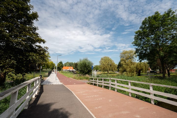 Foto 28 van Mies van der Rohestraat 305