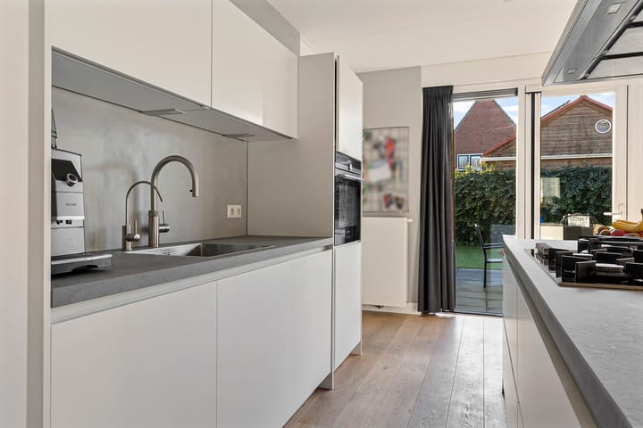 Foto 15 van Prof dr Cleveringastraat 36