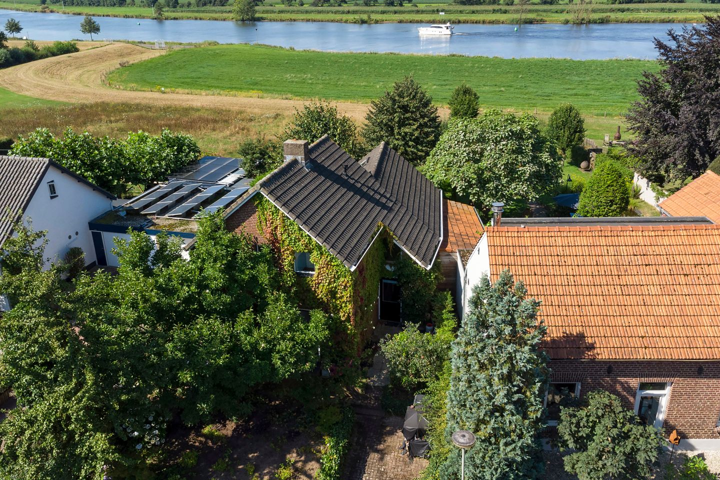 Foto 35 van Aijenseweg 34