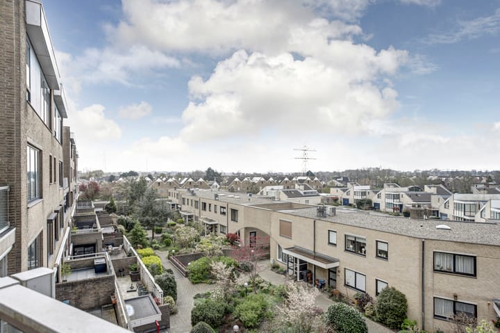 Foto 23 van Reviuslaan 48