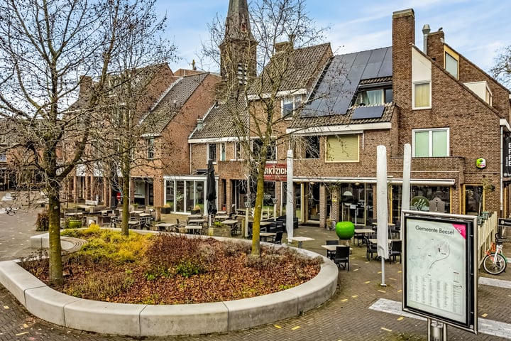 Raadhuisplein 4, Reuver