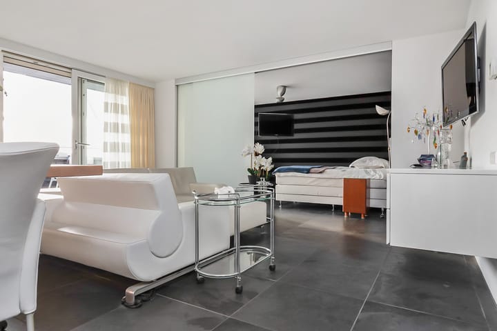 Photo 15 of Annie Romeinstraat 98