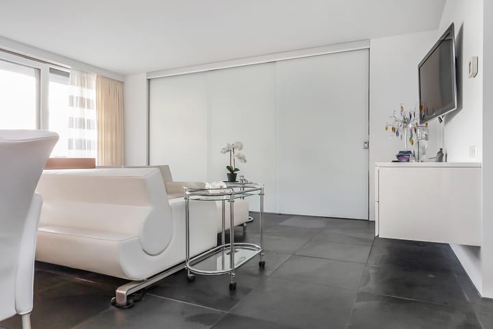 Photo 30 of Annie Romeinstraat 98