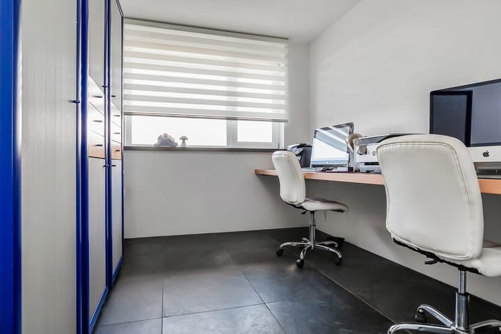 Photo 36 of Annie Romeinstraat 98