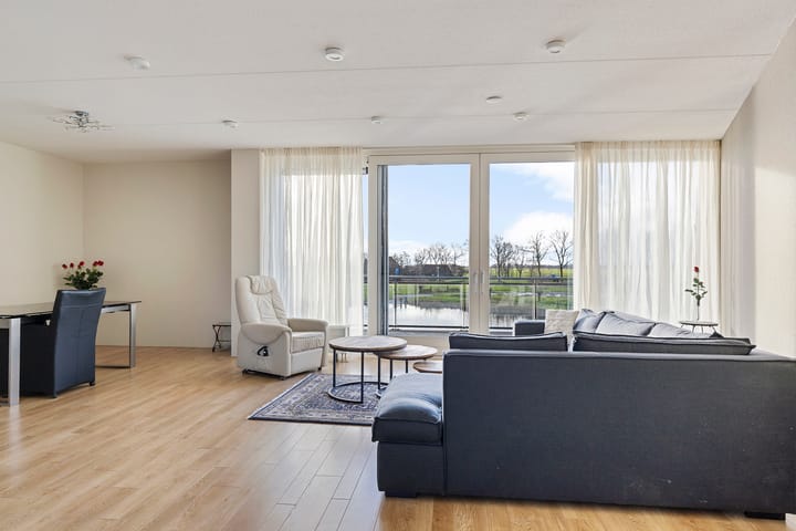 Foto 8 van Vuurvlinder 28