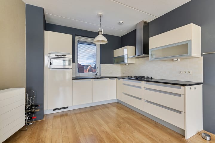 Foto 9 van Vuurvlinder 28