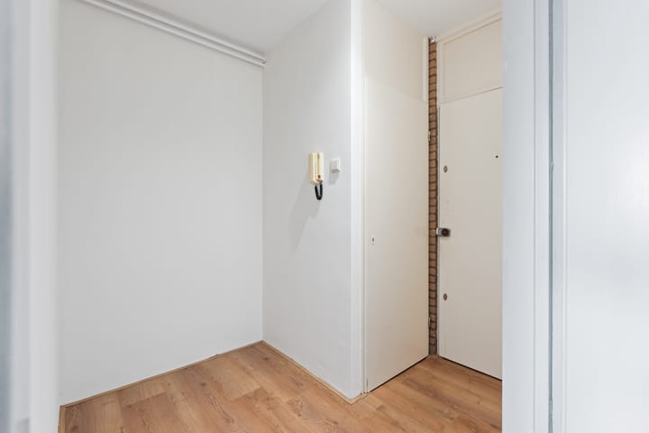 Photo 12 of Schaarsbergenstraat 55