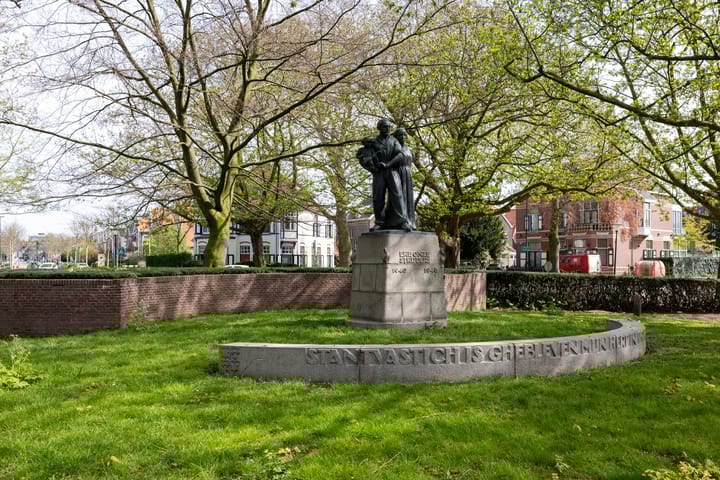 Foto 74 van Verploegh Chasséplein 4