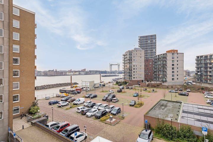 Foto 3 van Maasplein 80