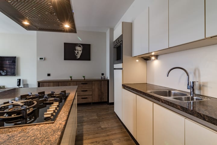 Photo 15 of Fenacoliuslaan 18-A