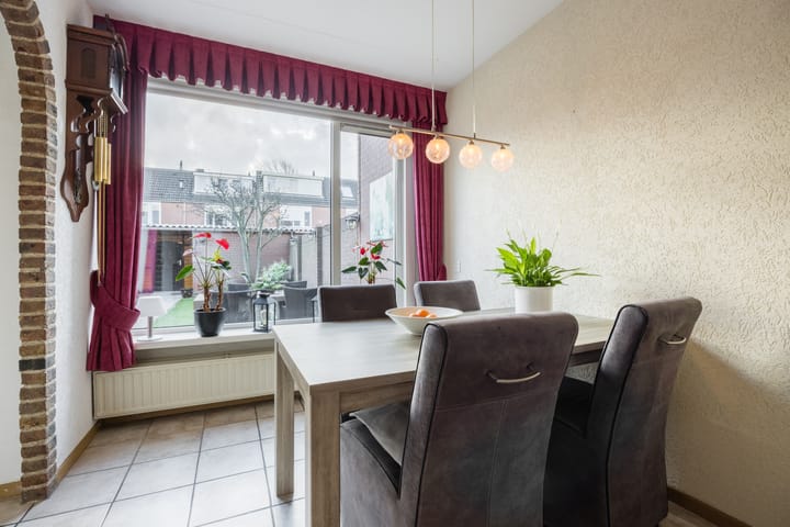 Foto 9 van Ridderspoor 16