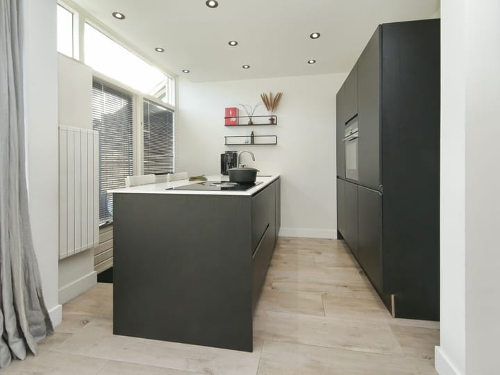 Photo 13 of Keesomstraat 30