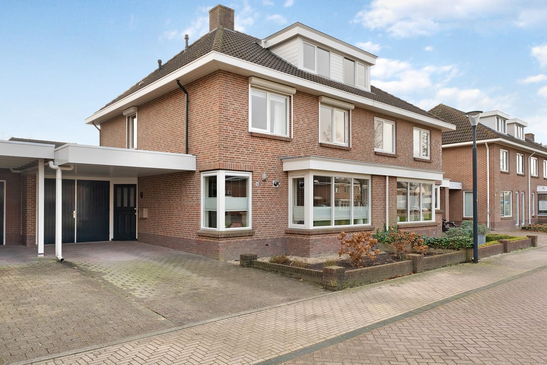 Foto 1 van Warmelo 16