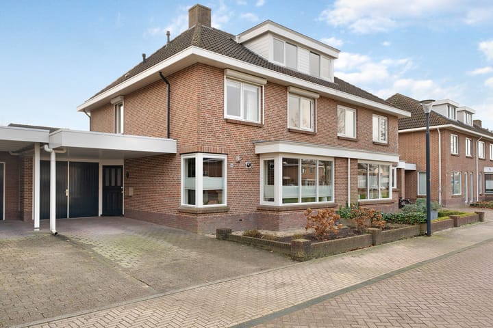 Foto 1 van Warmelo 16