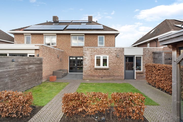 Foto 40 van Warmelo 16