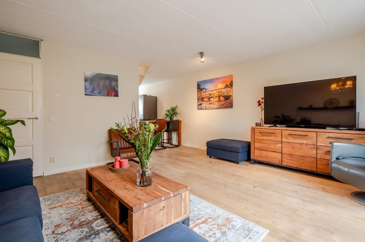 Foto 11 van Adrienne Solserstraat 45