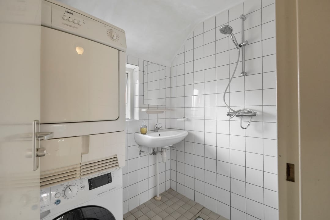 Photo 23 of Dongestraat 9