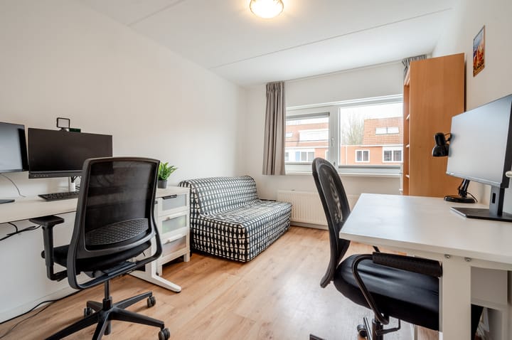 Foto 17 van Adrienne Solserstraat 45