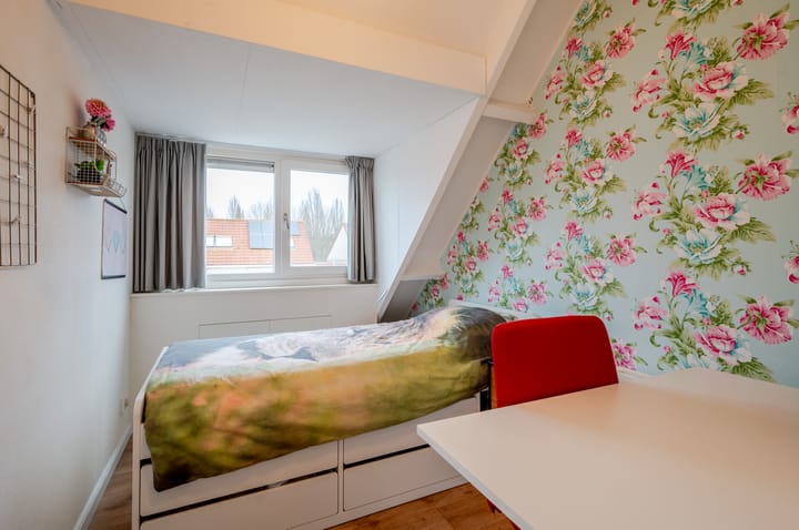 Foto 32 van Adrienne Solserstraat 45