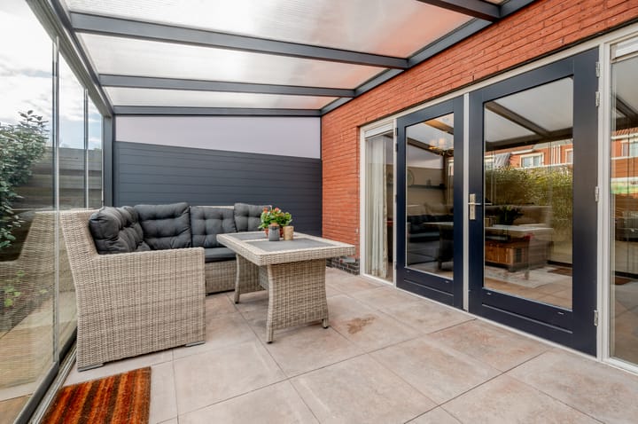 Foto 34 van Adrienne Solserstraat 45