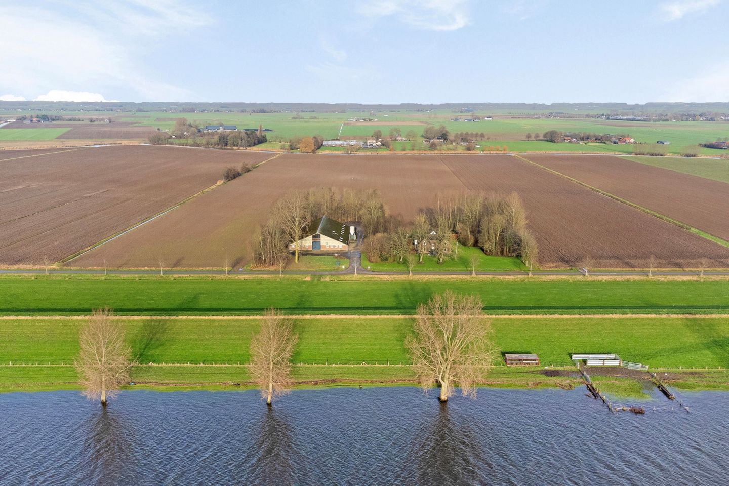 View photo 5 of Waarderweg 10