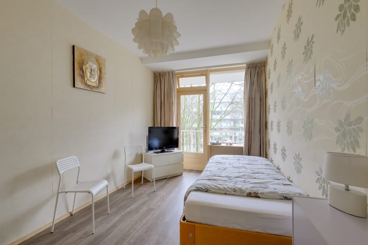 Photo 17 of Volendamlaan 1030