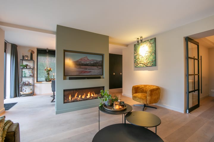 Foto 3 van Smaragd 89