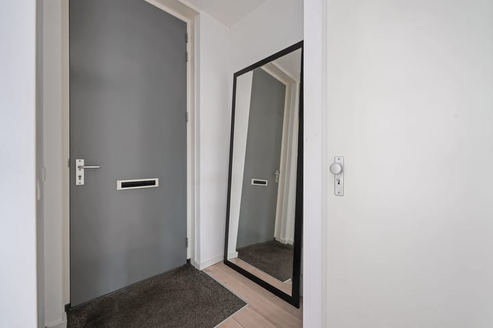 Foto 6 van John Lennonplein 27