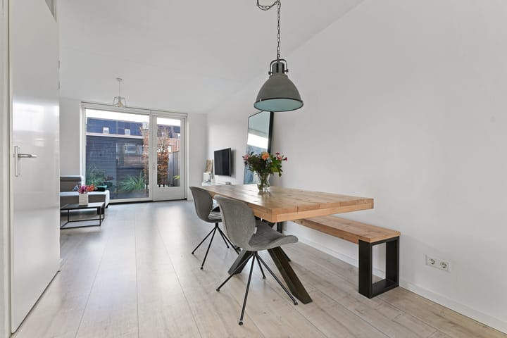 Foto 8 van John Lennonplein 27