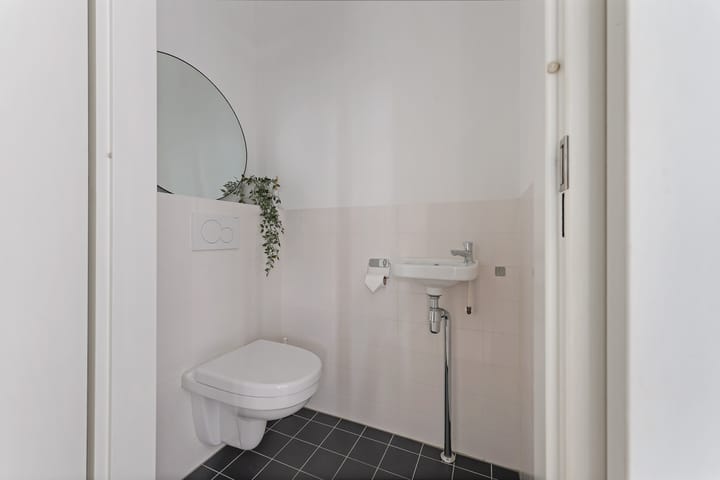 Foto 7 van John Lennonplein 27