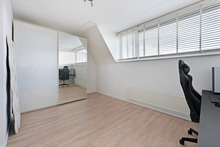 Foto 16 van John Lennonplein 27