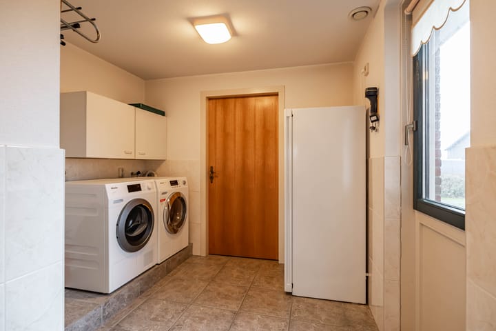 Photo 35 of Noordeinde 4