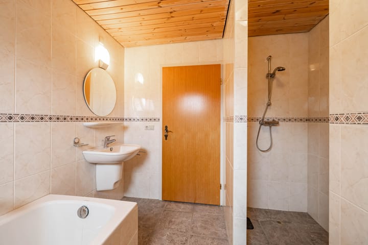 Photo 45 of Noordeinde 4