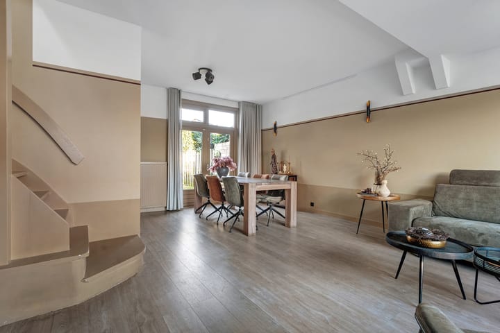 Photo 7 of Jan van Galenstraat 1