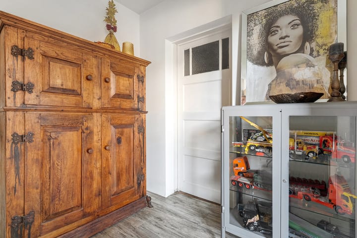 Photo 13 of Jan van Galenstraat 1