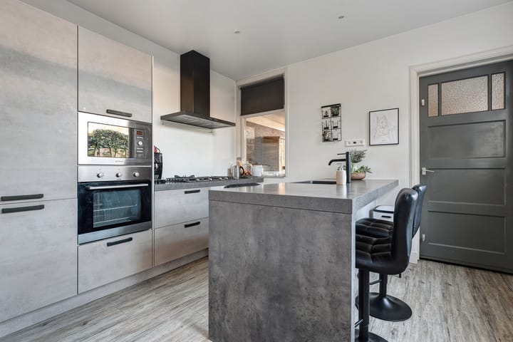 Photo 16 of Jan van Galenstraat 1