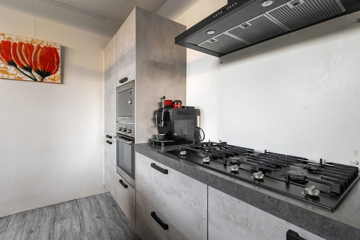 Photo 18 of Jan van Galenstraat 1