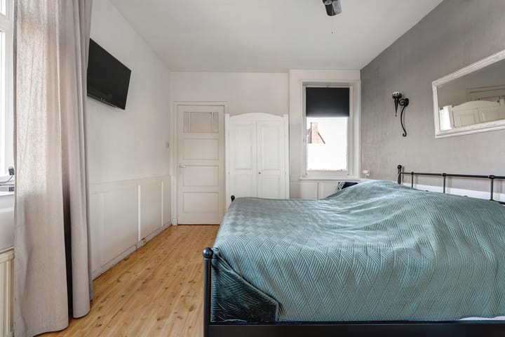 Photo 33 of Jan van Galenstraat 1