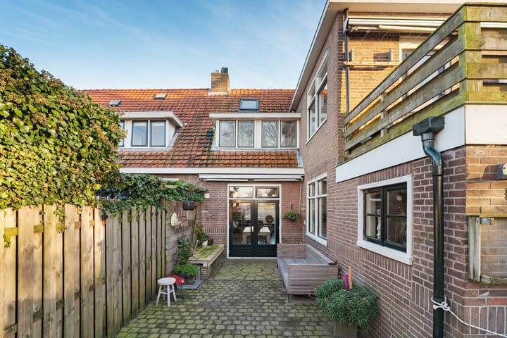 Photo 47 of Jan van Galenstraat 1