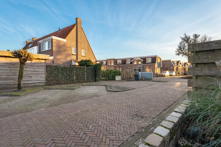 Photo 49 of Jan van Galenstraat 1