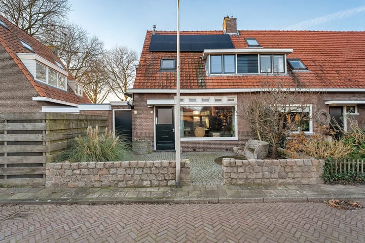Photo 51 of Jan van Galenstraat 1