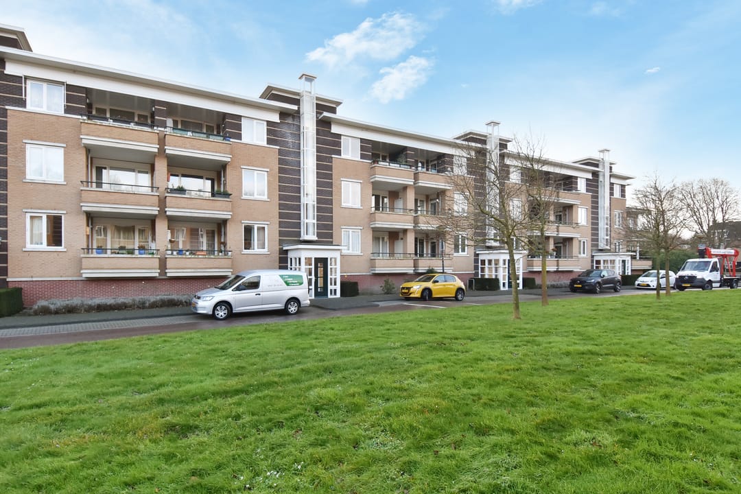 Photo 1 of Floris Arntzeniusplein 22