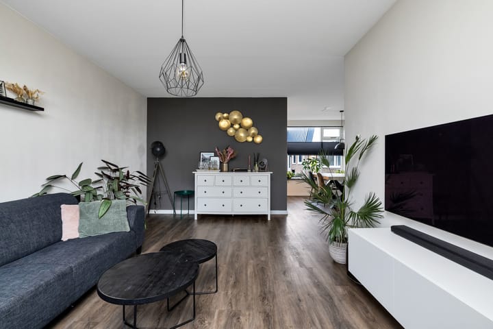 Photo 2 of L. Pietersestraat 65