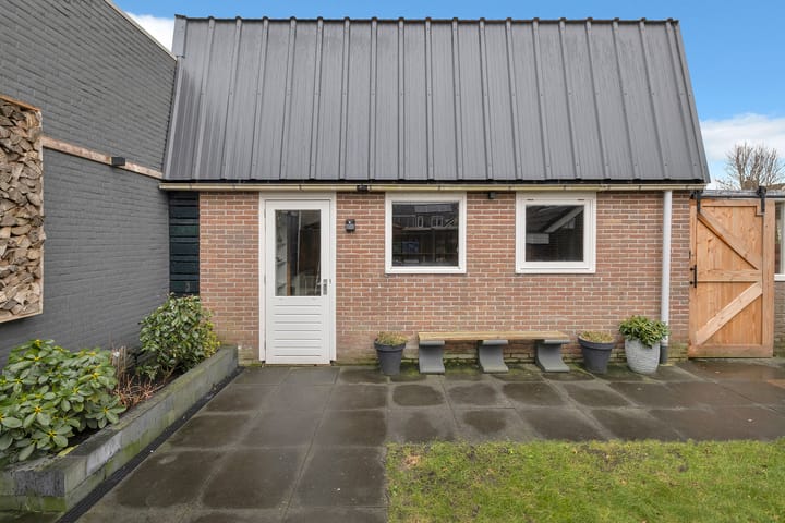 Photo 5 of L. Pietersestraat 65