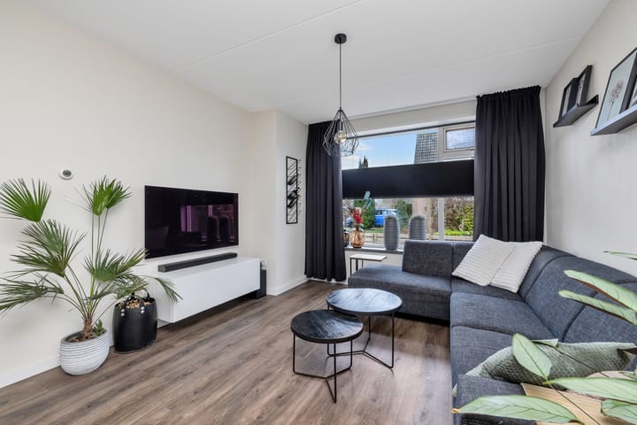 Photo 8 of L. Pietersestraat 65