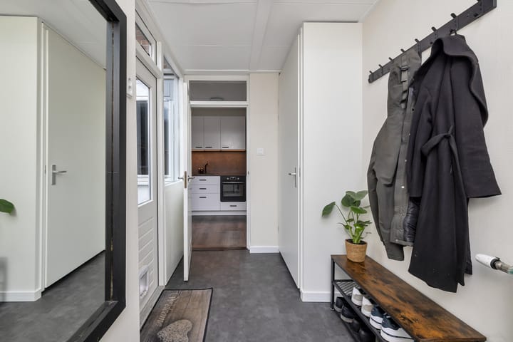 Photo 14 of L. Pietersestraat 65