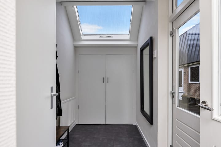 Photo 15 of L. Pietersestraat 65