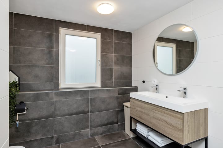 Photo 19 of L. Pietersestraat 65