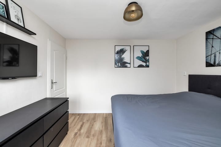 Photo 22 of L. Pietersestraat 65